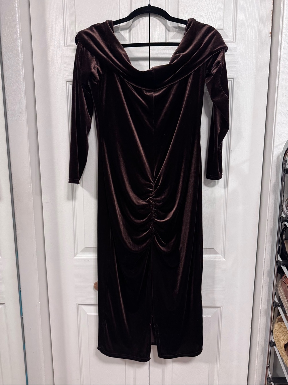 Club London Elegant Chocolate Brown Velvet Midi Dress